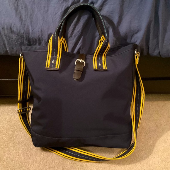 Banana Republic - Picture 1 of 3